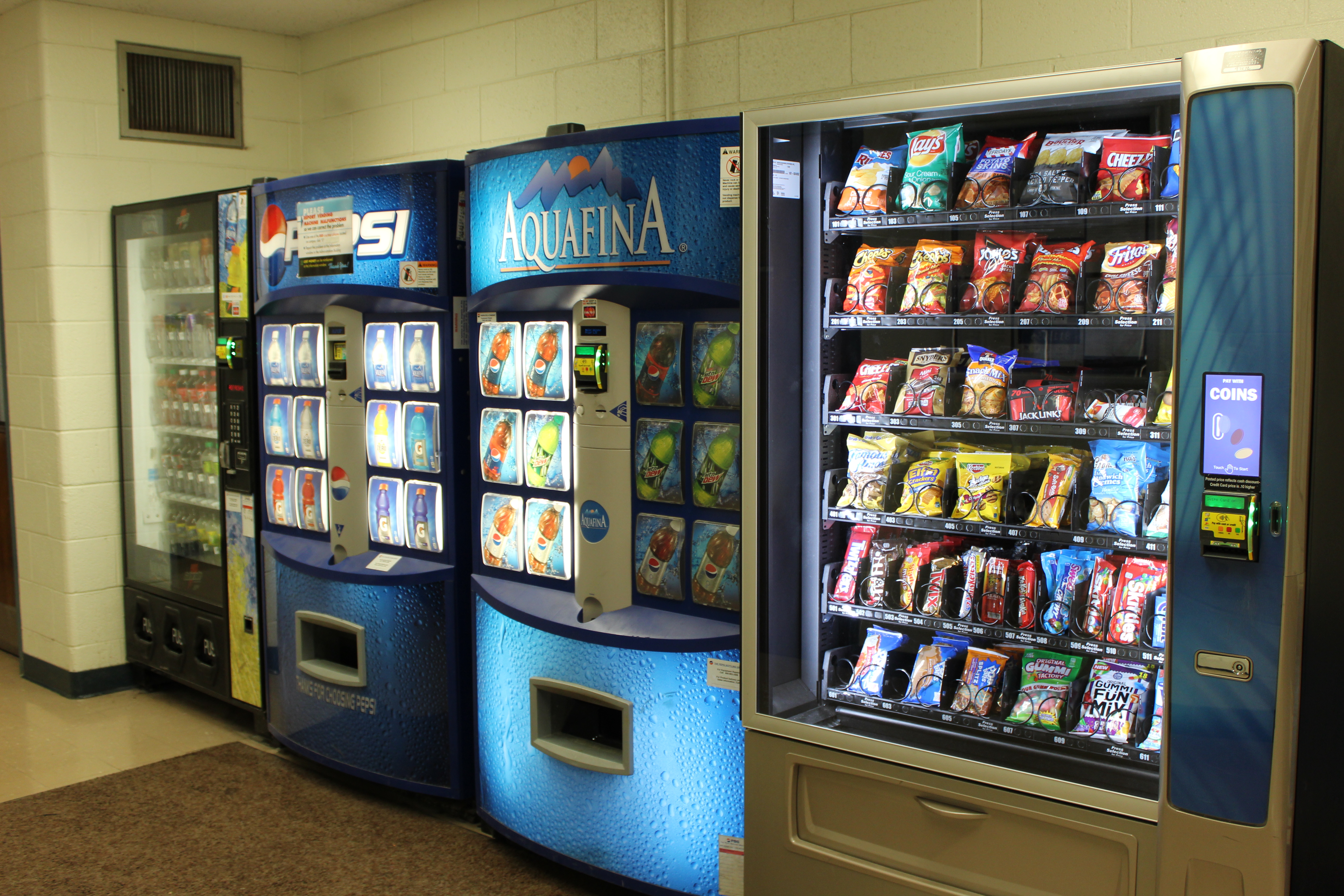 New university contract brings updated vending machines to campus buildings